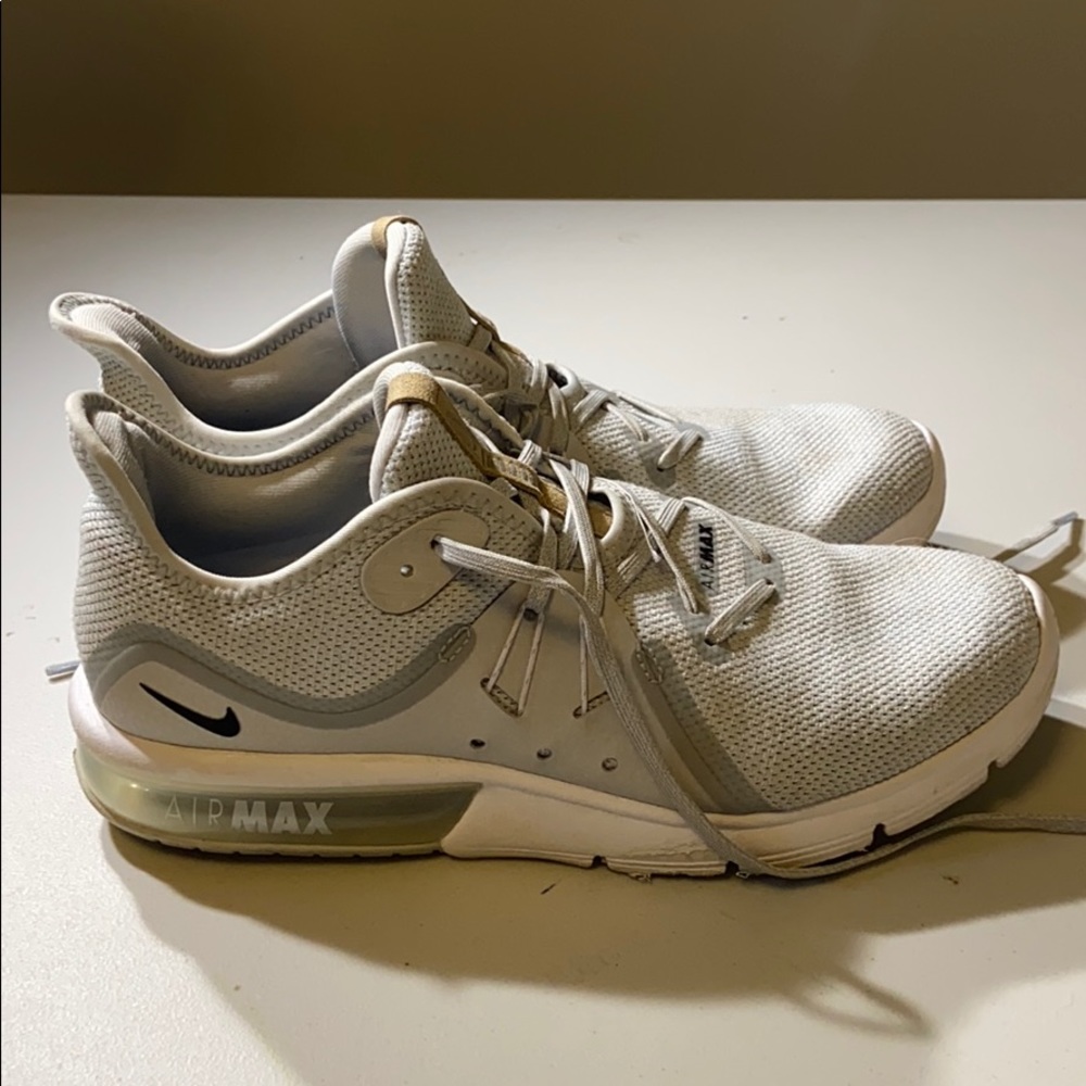 Nike Air Max Tennis Shoes